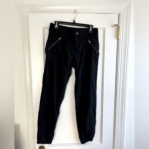 Black Athleta Trekkie Jogger- 8 Tall